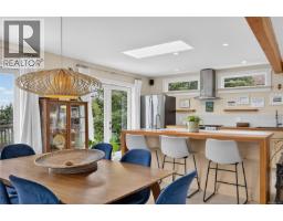5674 Market St, Union Bay, BC V0R3B0 Photo 8
