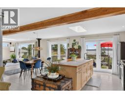 5674 Market St, Union Bay, BC V0R3B0 Photo 9