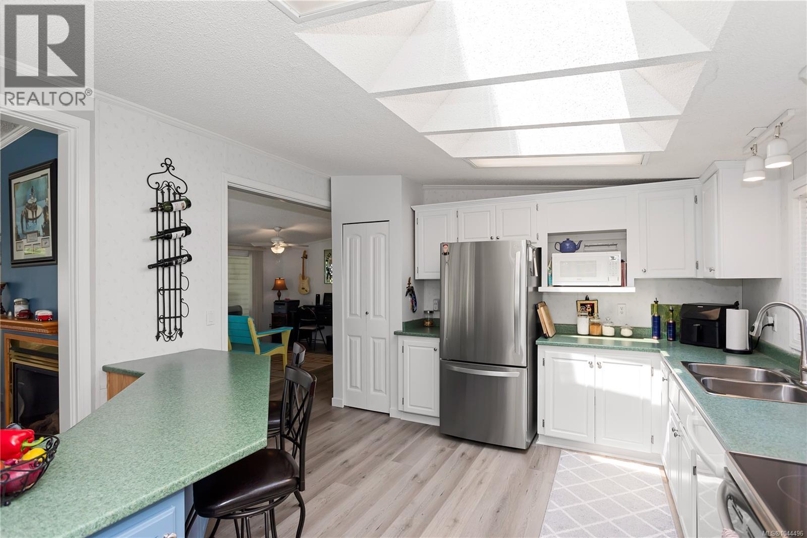 3804 King Arthur Dr - Image 11