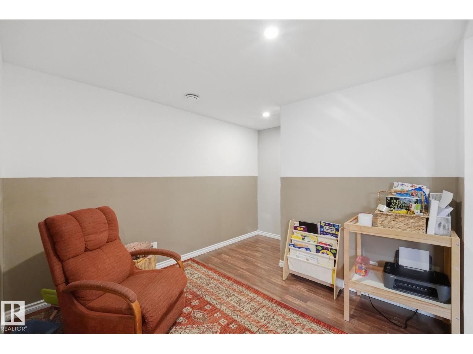 17621 10 AV SW - Image 35