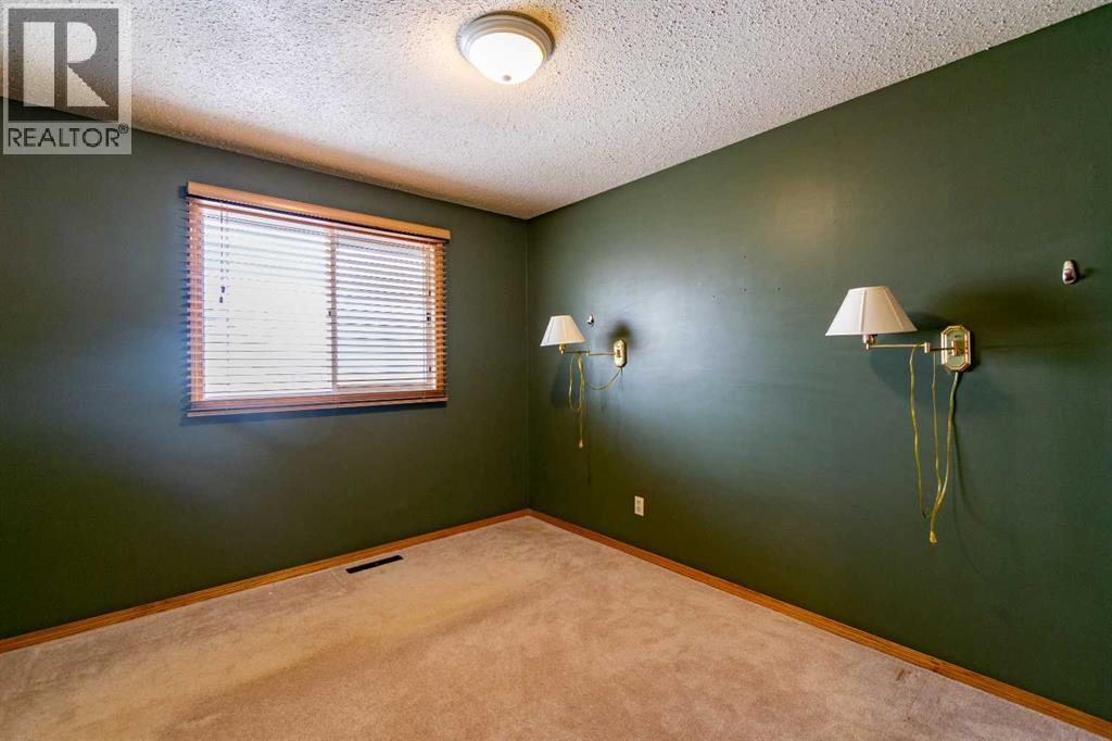 5005 53 Street - Image 23