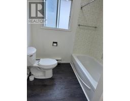 Bathroom - 9 Lisbon Rd, Elliot Lake, ON P5A3N9 Photo 11