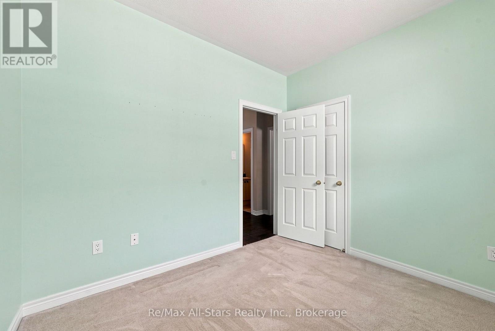 90 ROSEBOROUGH DRIVE - 27