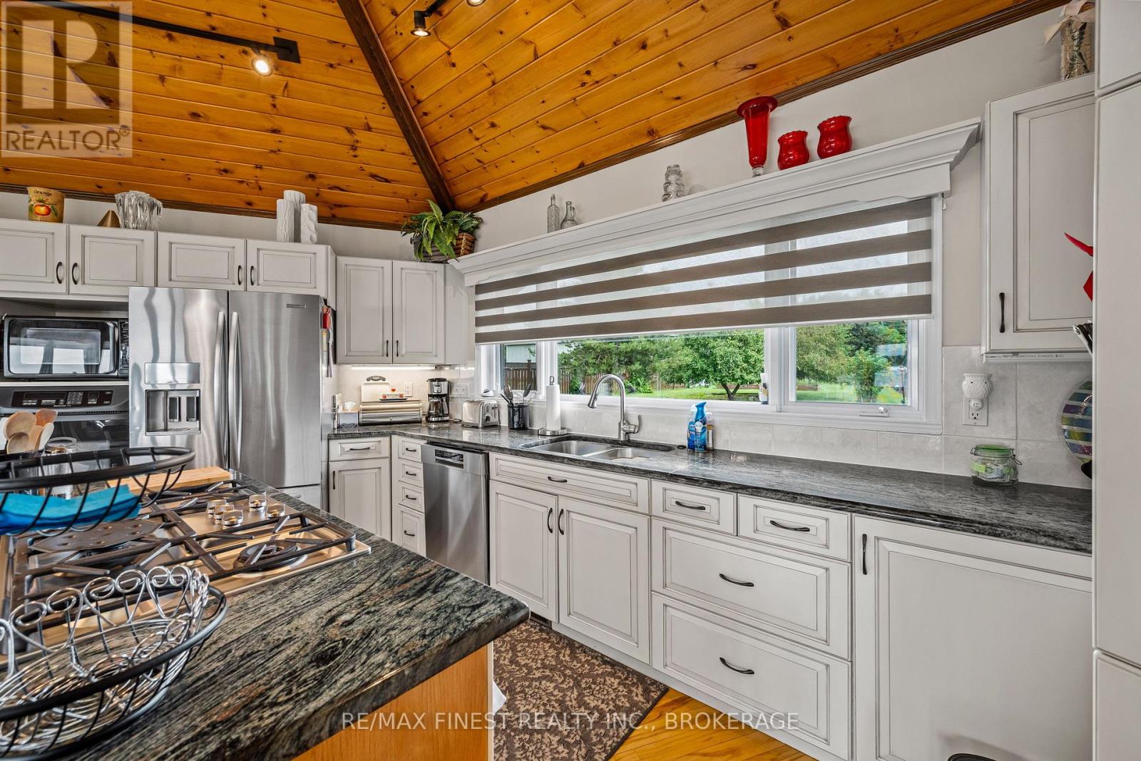 32 HOWE ISLAND DRIVE - Image 11