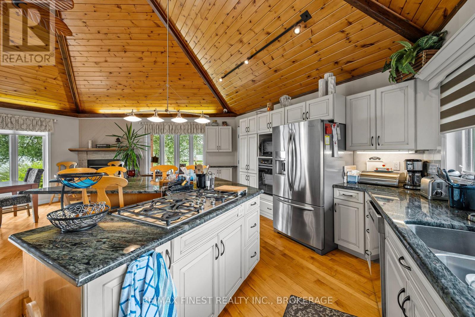 32 HOWE ISLAND DRIVE - Image 12