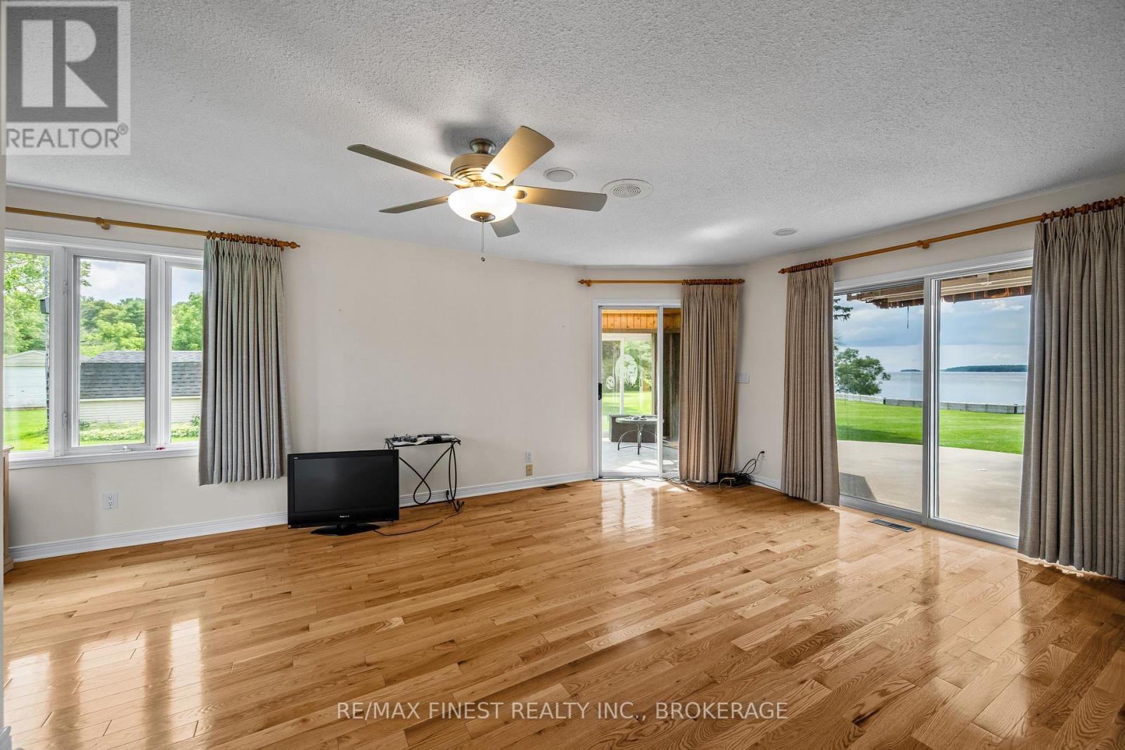 32 HOWE ISLAND DRIVE - Image 23