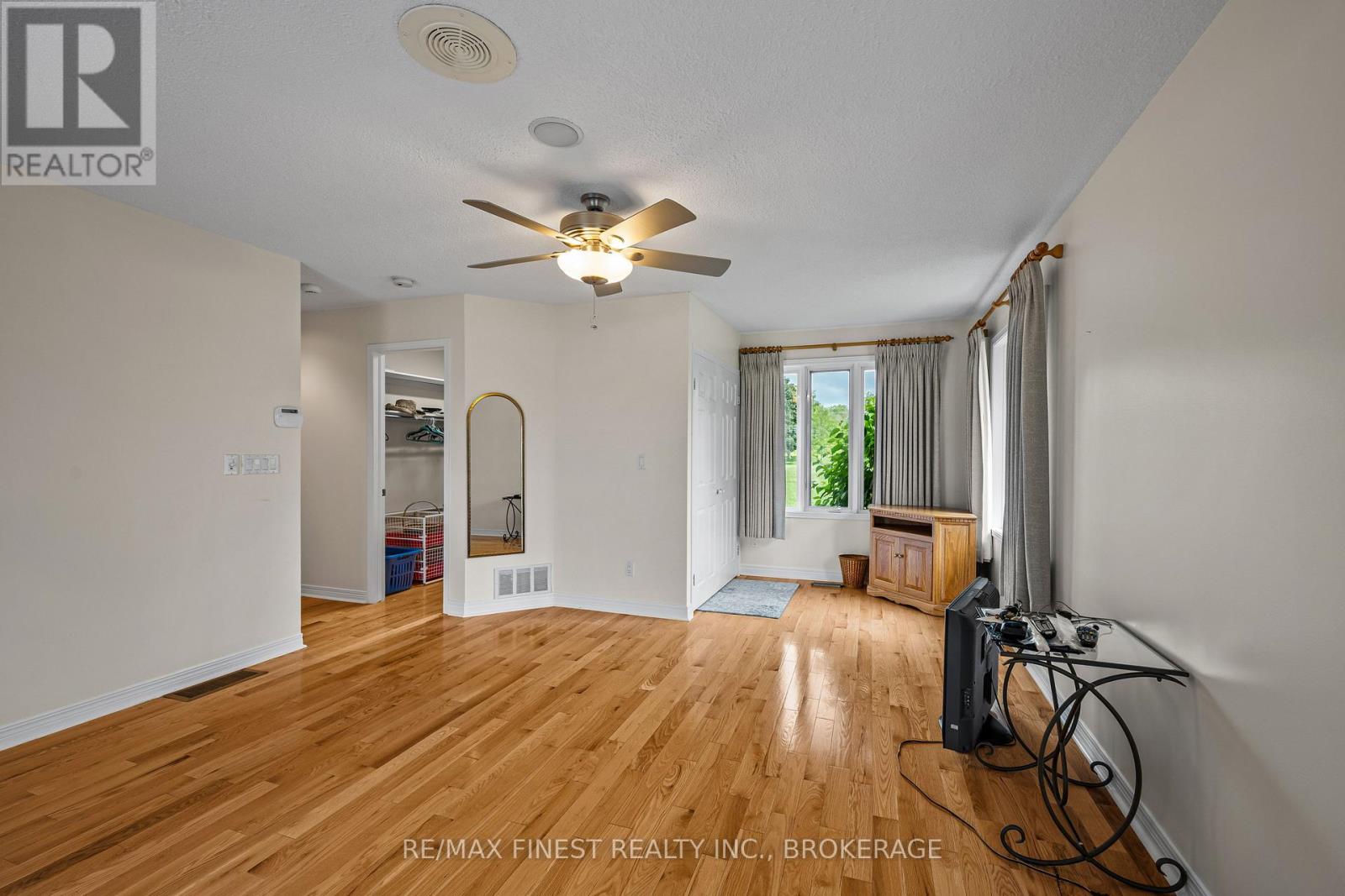 32 HOWE ISLAND DRIVE - Image 24