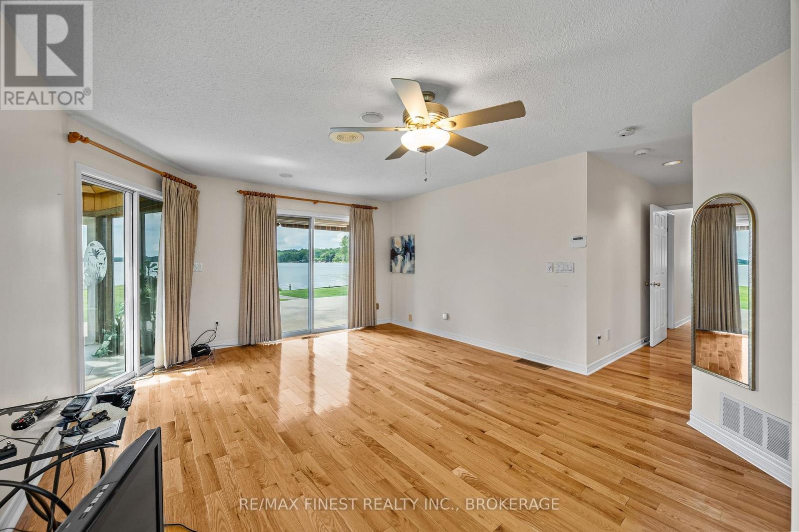 32 HOWE ISLAND DRIVE - Image 25