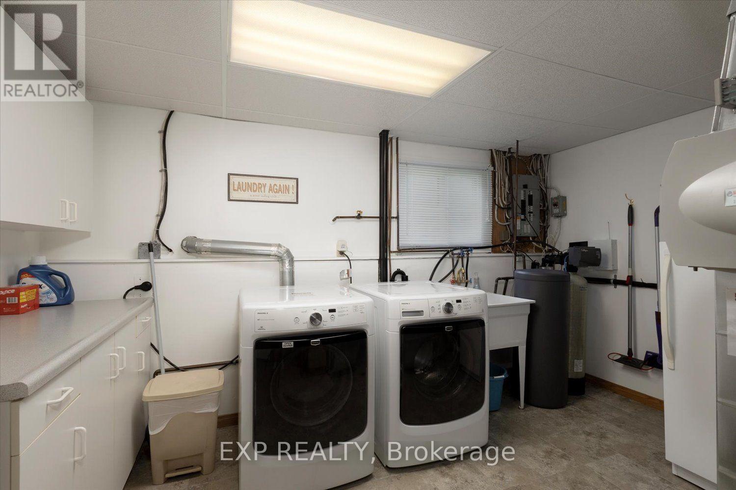 225 MINNIE STREET - Image 33