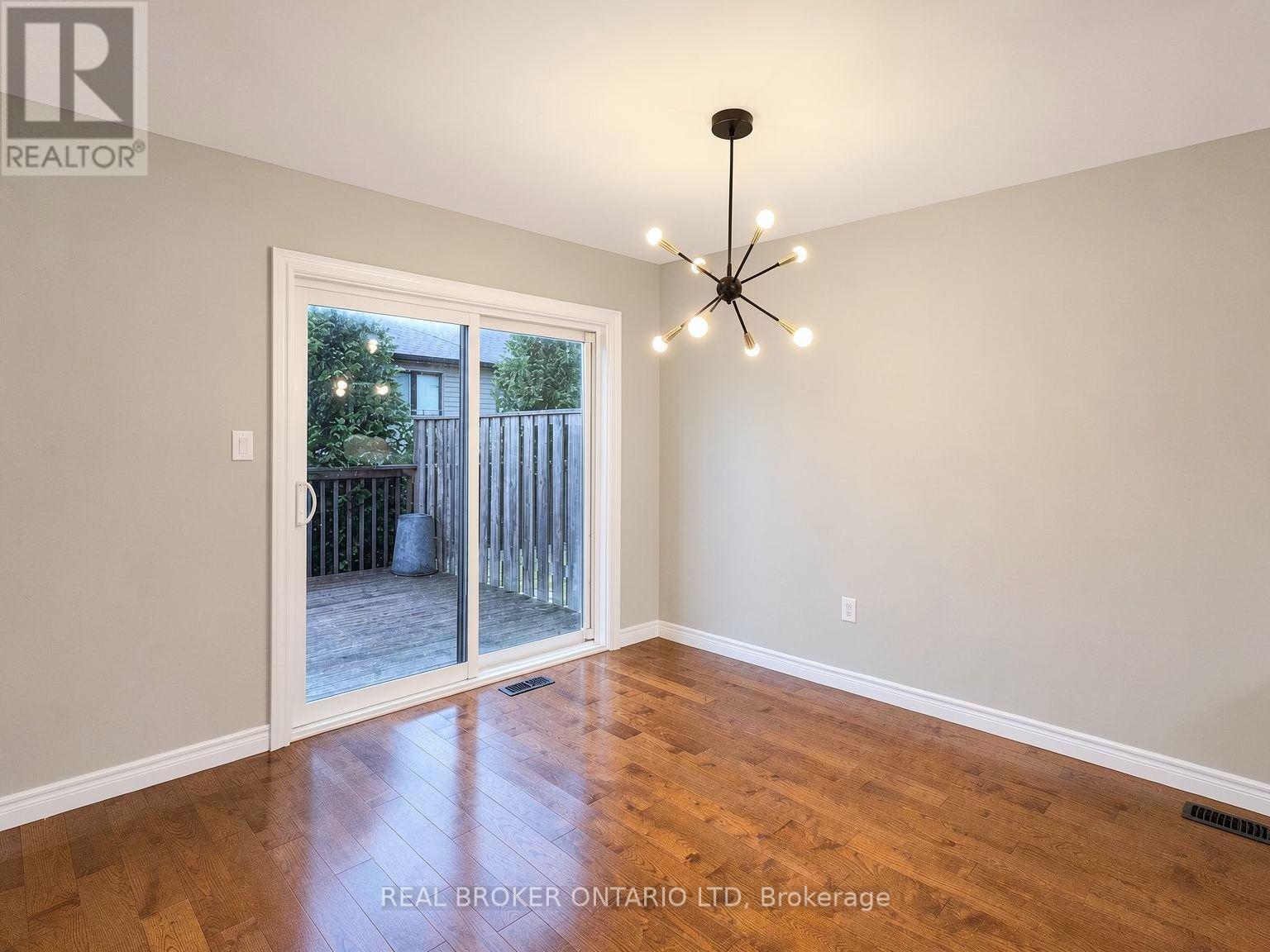 1054 OAKCROSSING GATE - Image 10
