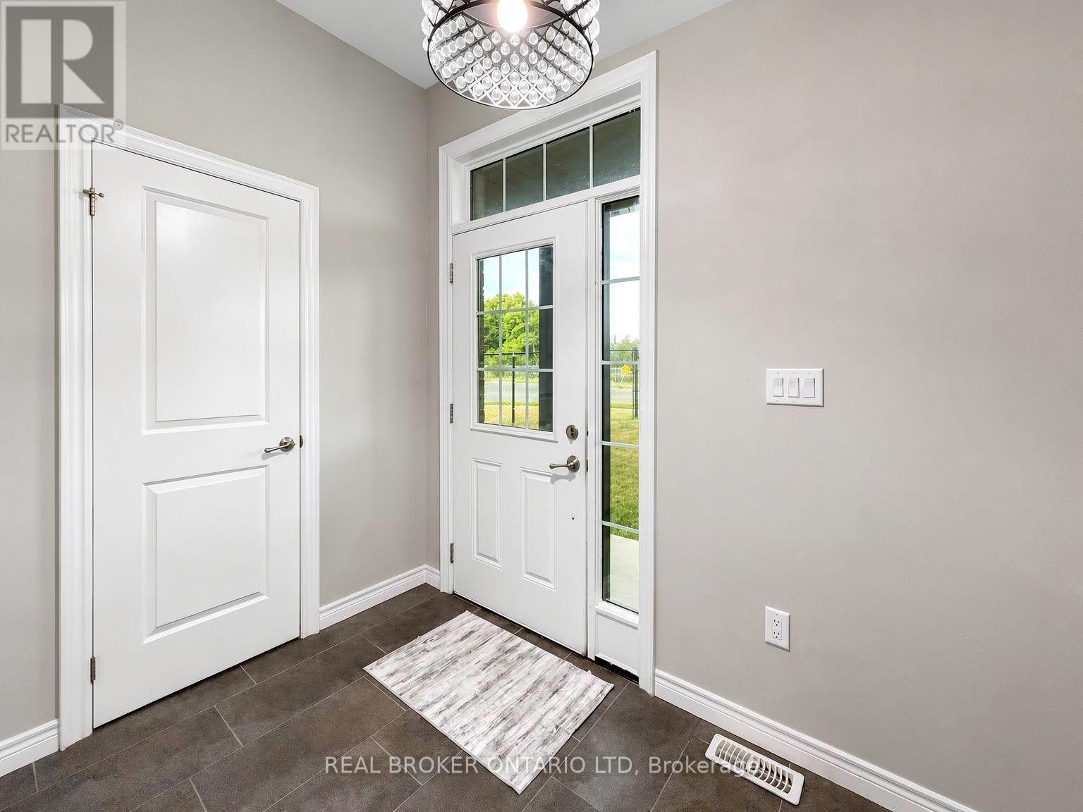 1054 OAKCROSSING GATE - Image 3