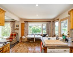 13852 Malabar Avenue, White Rock, BC V4B2X9 Photo 10