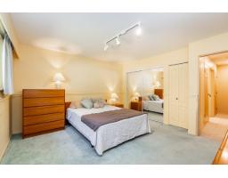 13852 Malabar Avenue, White Rock, BC V4B2X9 Photo 15