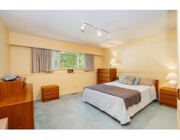 13852 Malabar Avenue, White Rock, BC V4B2X9 Photo 14