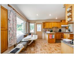 13852 Malabar Avenue, White Rock, BC V4B2X9 Photo 11