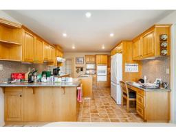 13852 Malabar Avenue, White Rock, BC V4B2X9 Photo 9