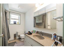 13852 Malabar Avenue, White Rock, BC V4B2X9 Photo 24