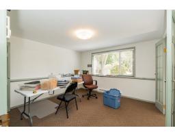 13852 Malabar Avenue, White Rock, BC V4B2X9 Photo 19