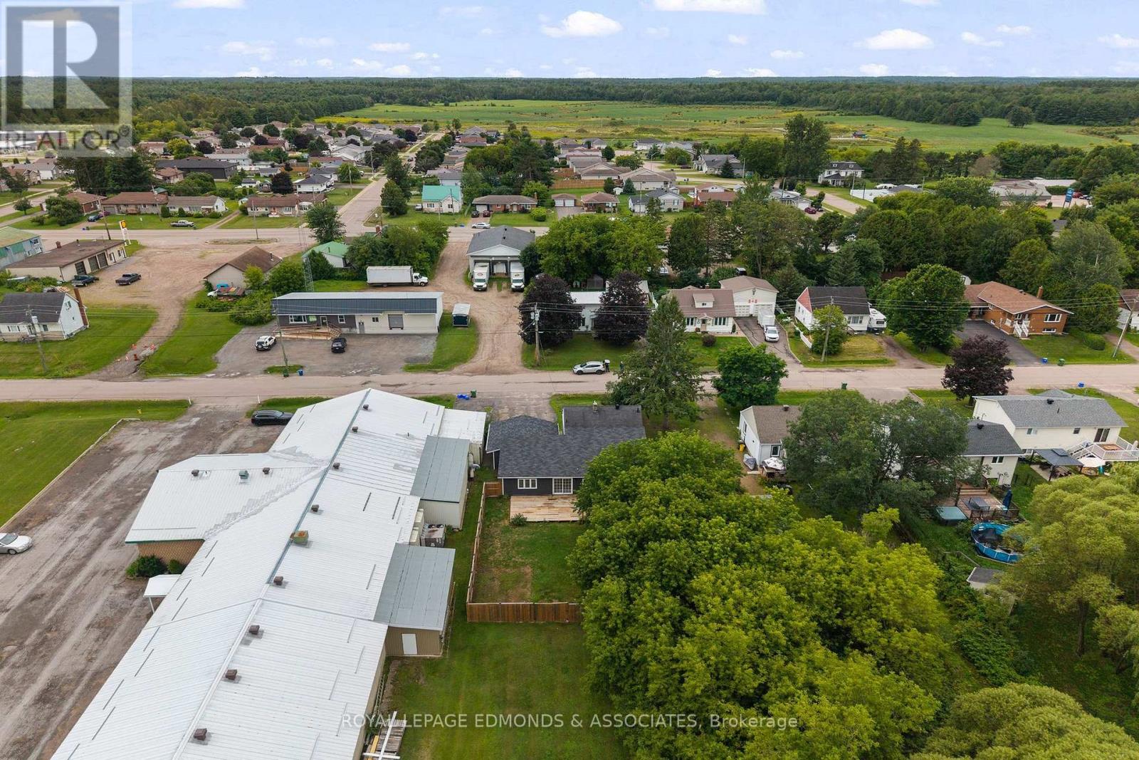 311 JULIEN STREET - Image 39