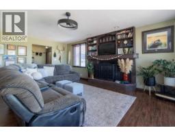 Living room - 5, 94046 Highway 843, Rural Lethbridge County, AB T1J5R3 Photo 8