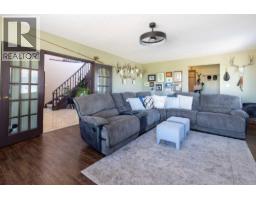 Family room - 5, 94046 Highway 843, Rural Lethbridge County, AB T1J5R3 Photo 7