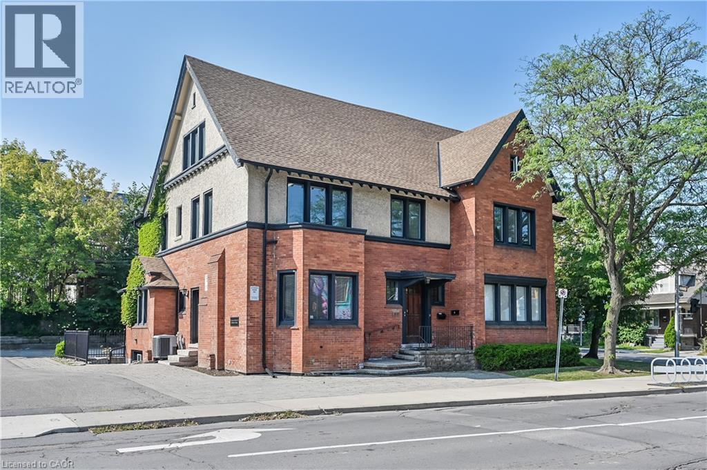 235 QUEEN Street S