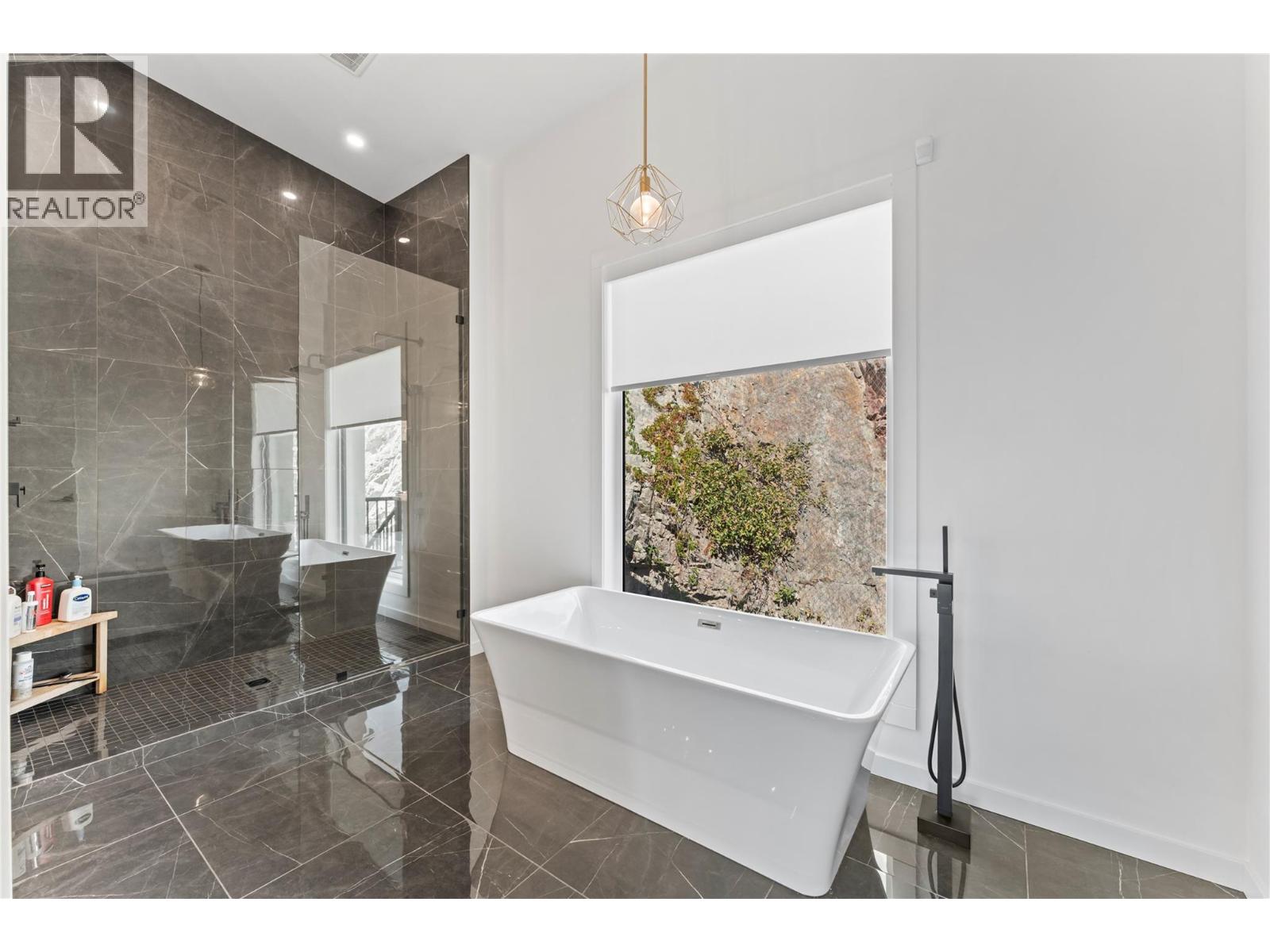 9815 Beacon Hill Crescent, Lake Country