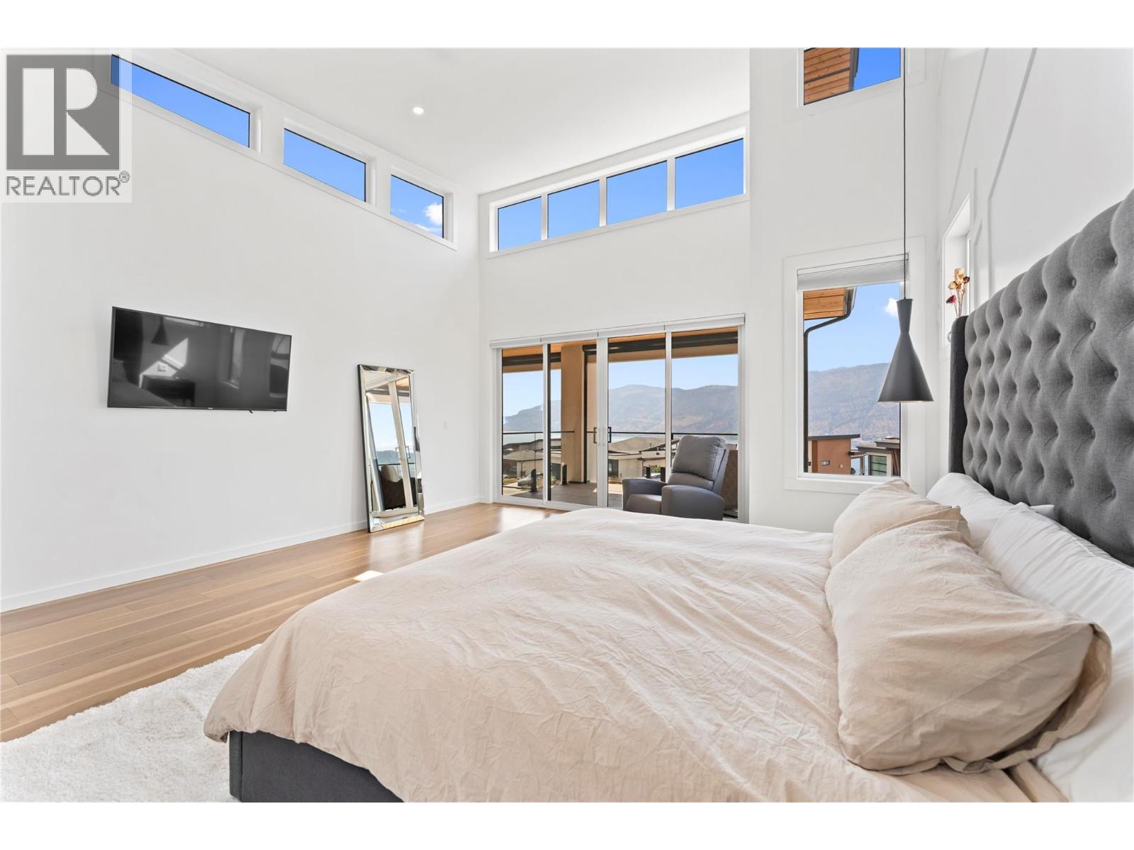  9815 Beacon Hill Crescent, Lake Country
