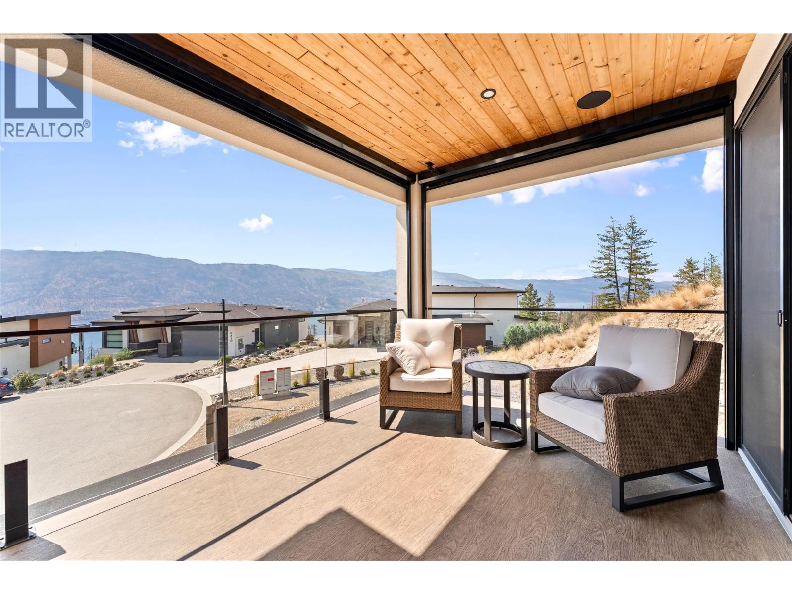 9815 Beacon Hill Crescent - 27