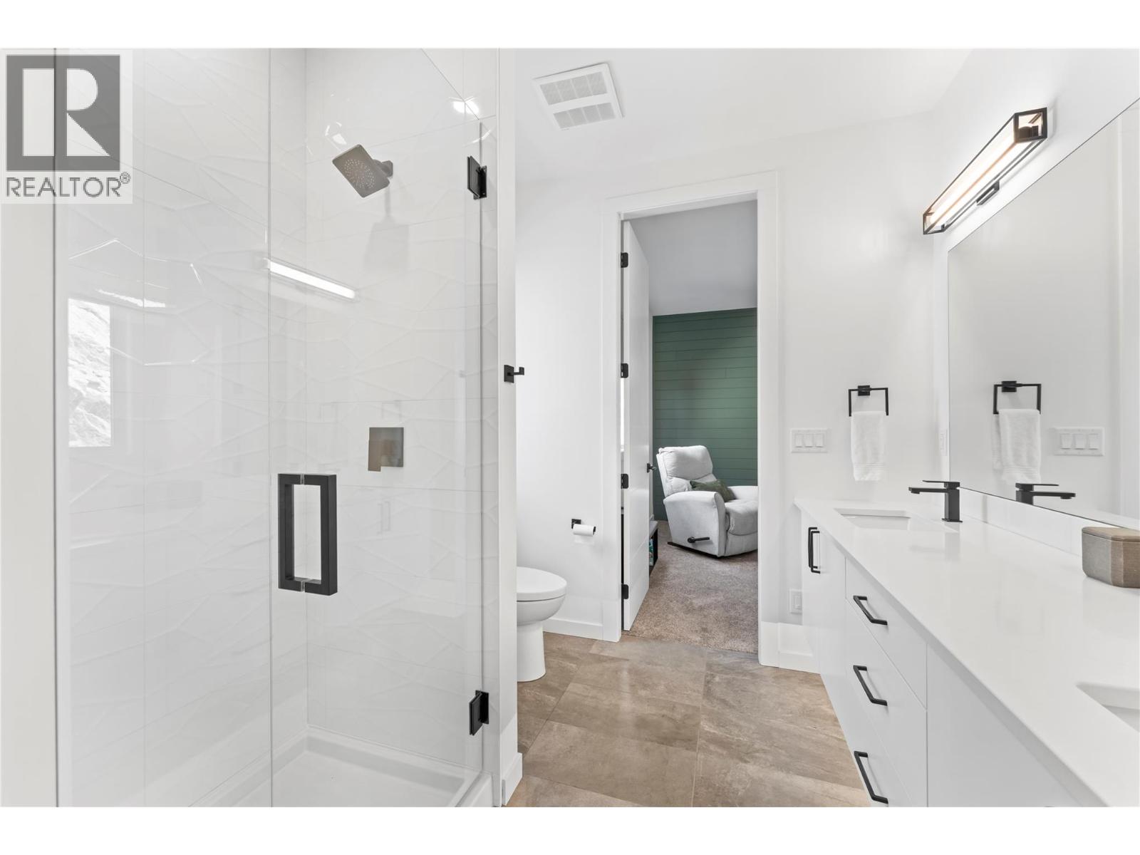 9815 Beacon Hill Crescent - 44