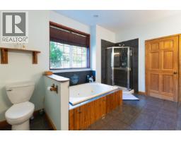 6979 Sechelt Inlet Road, Sechelt, BC V7Z0P1 Photo 17