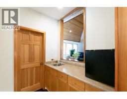 6979 Sechelt Inlet Road, Sechelt, BC V7Z0P1 Photo 9