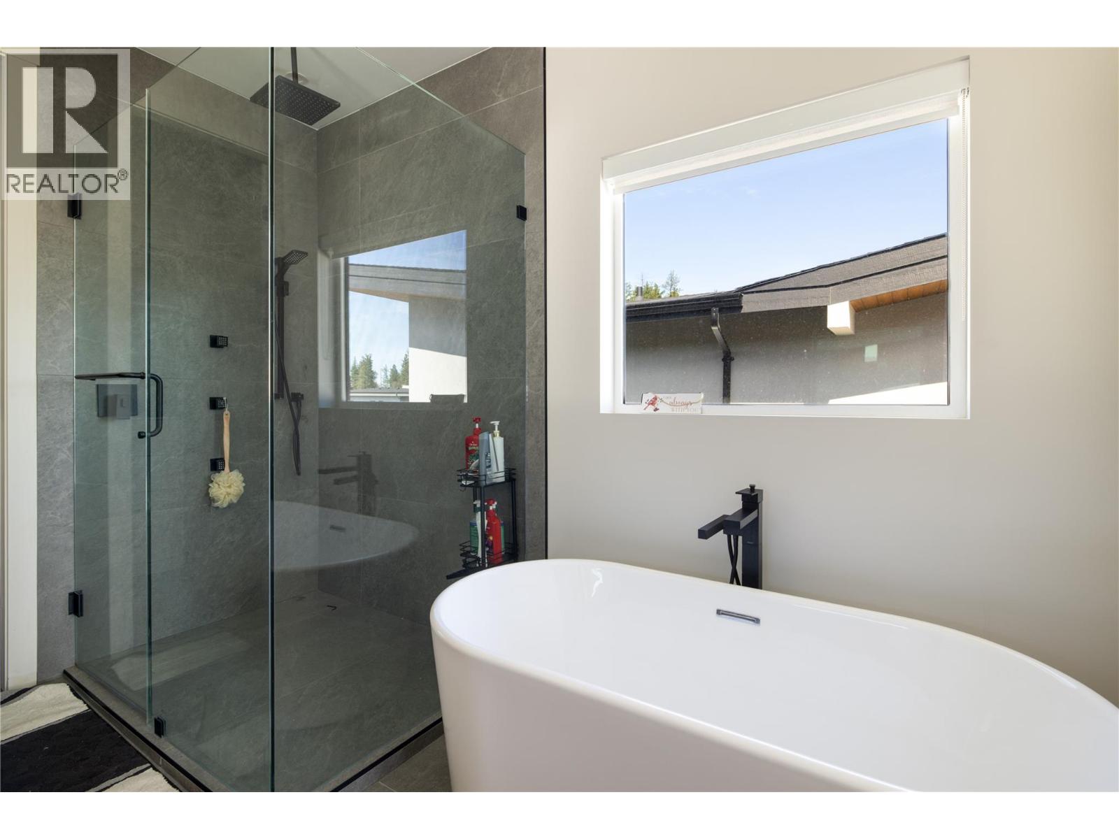  10272 Long Road, Lake Country