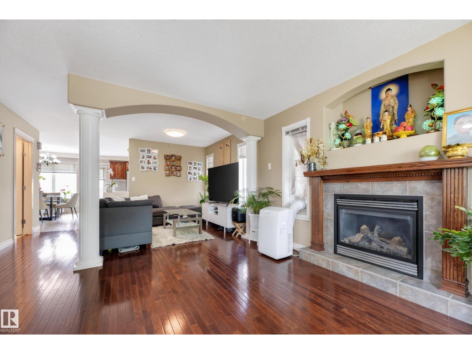 6514 106 ST NW - 10