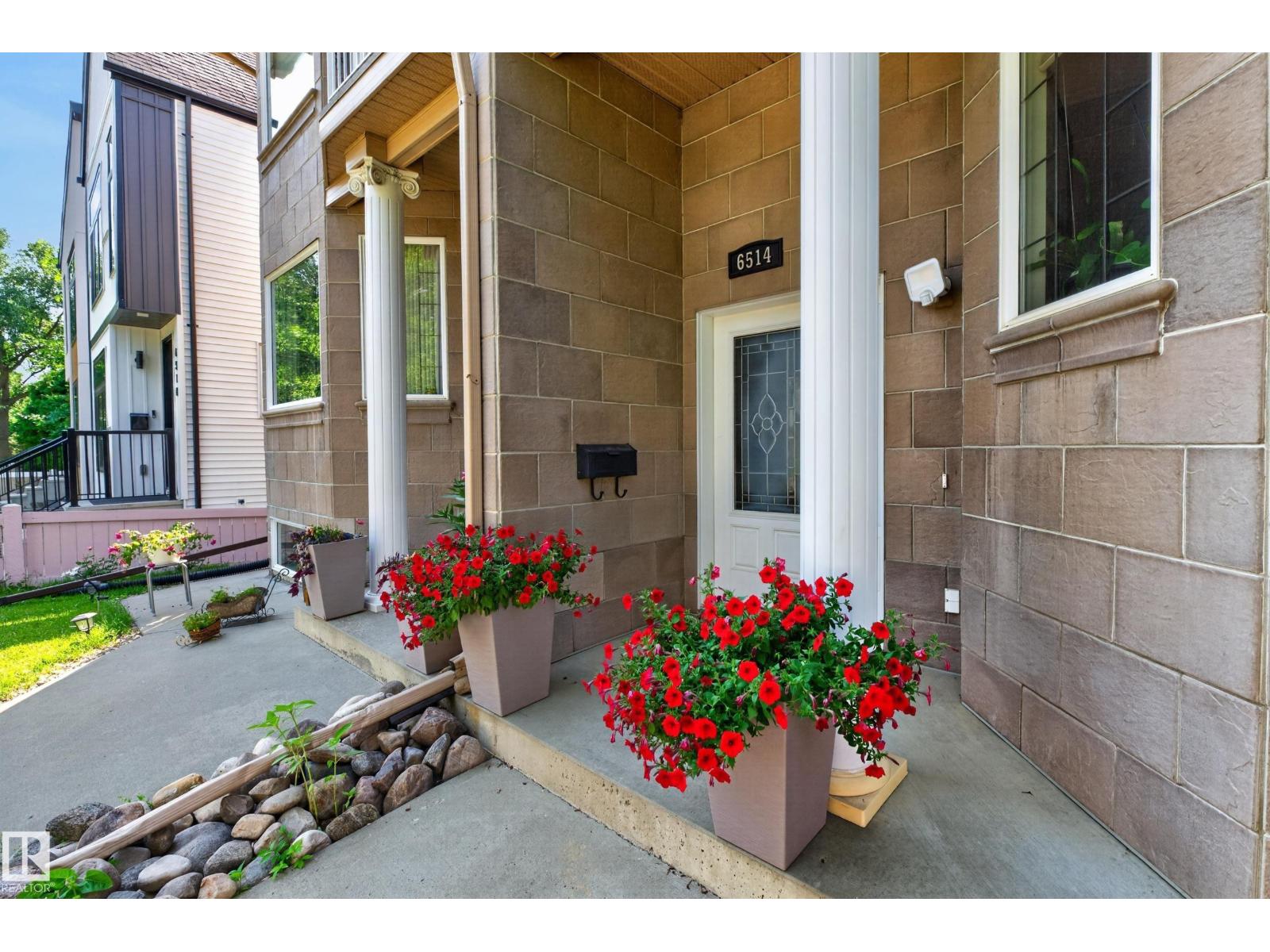 6514 106 ST NW - 3