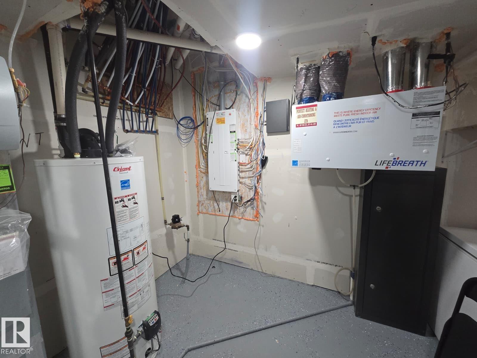 228 36 ST SW - 24