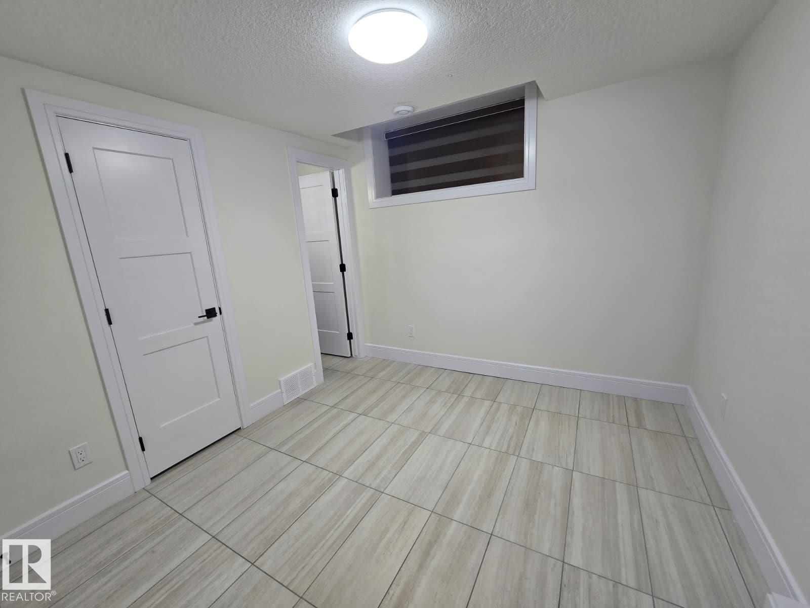 228 36 ST SW - 27