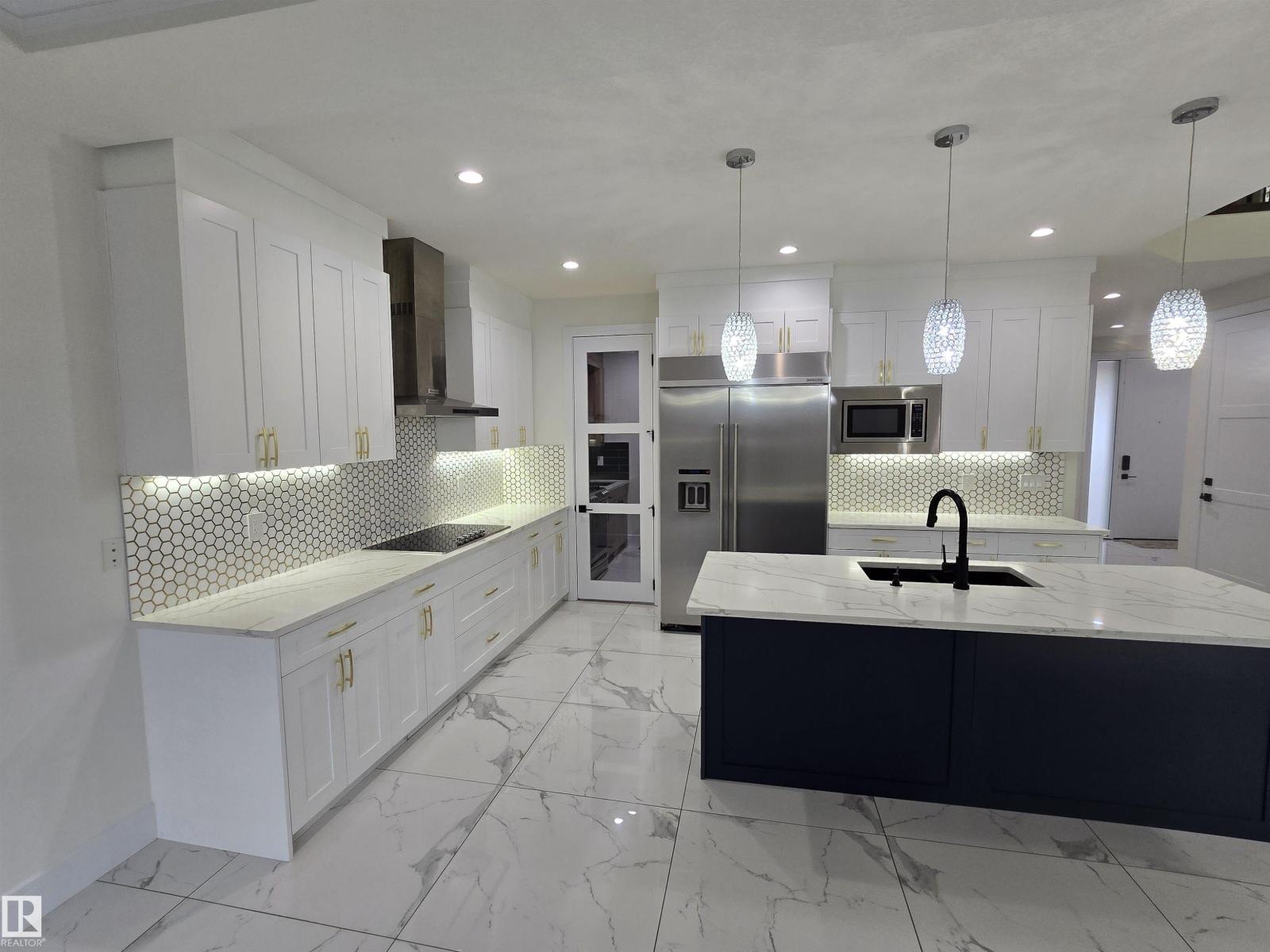 228 36 ST SW - 5