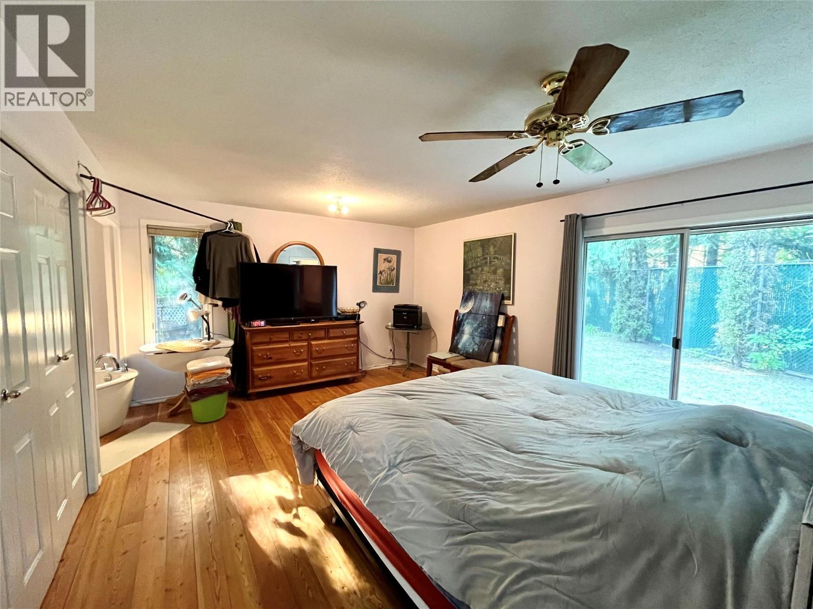 225 6th Street - Image 16
