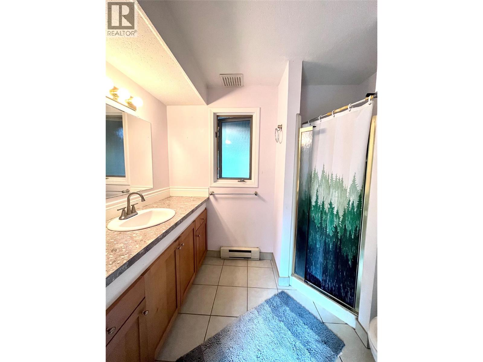 225 6th Street - Image 18