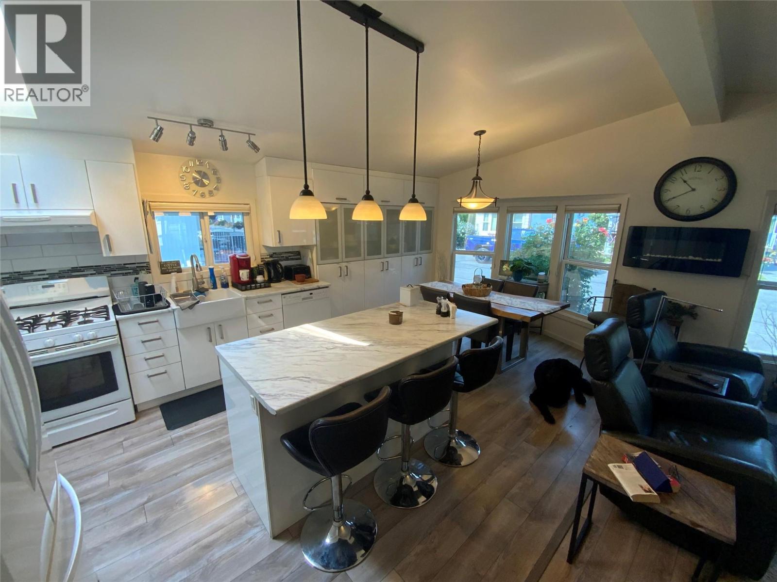 #45 999 BURNABY Avenue - 2