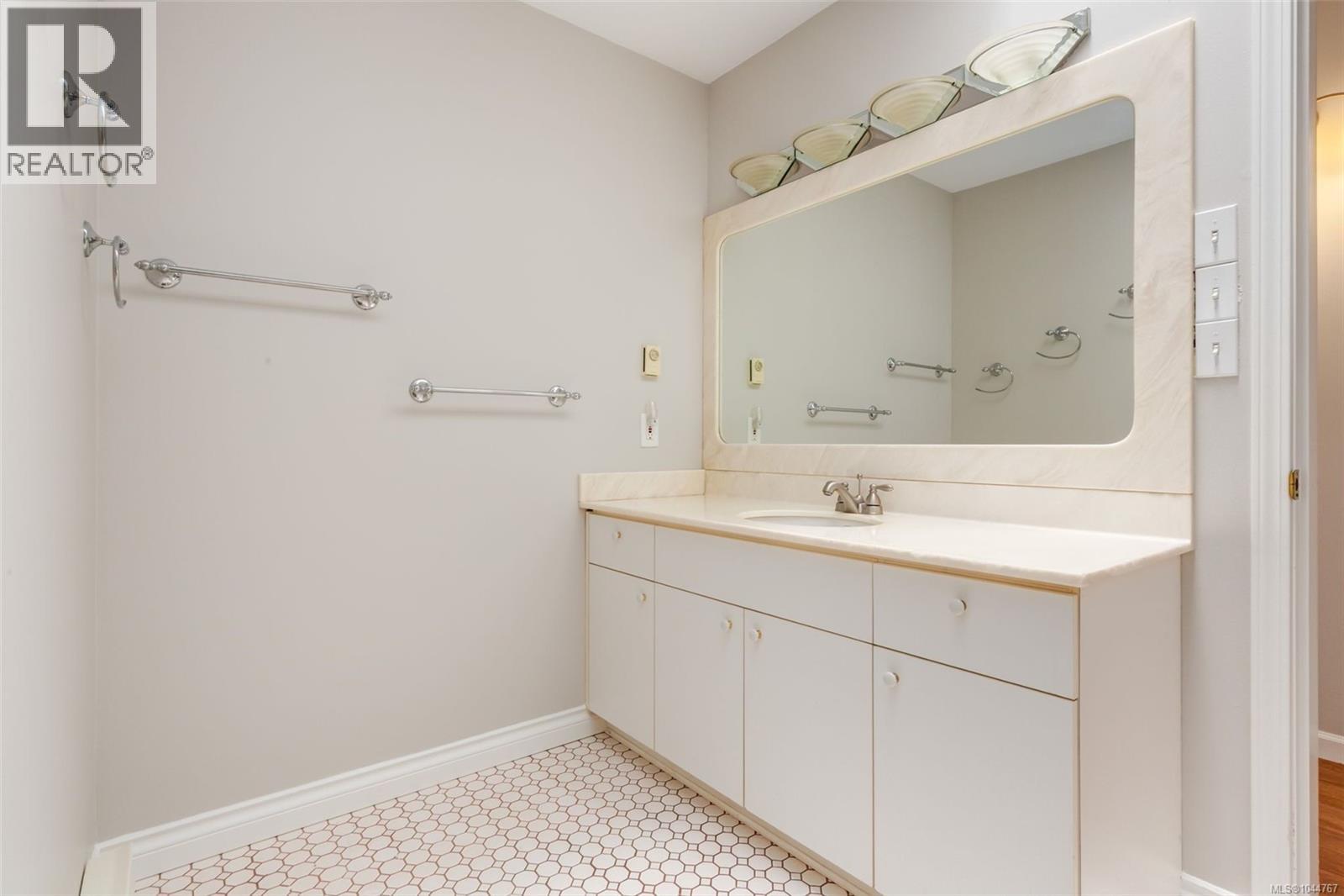  1252 Bunker Place, French Creek