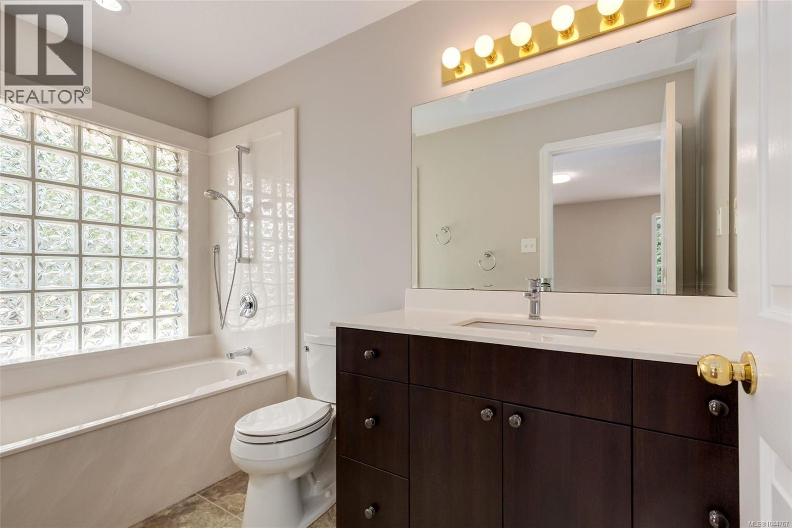  1252 Bunker Place, French Creek
