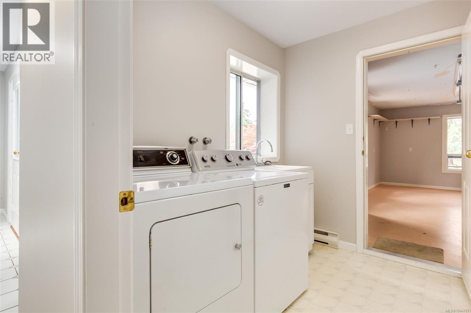  1252 Bunker Place, French Creek