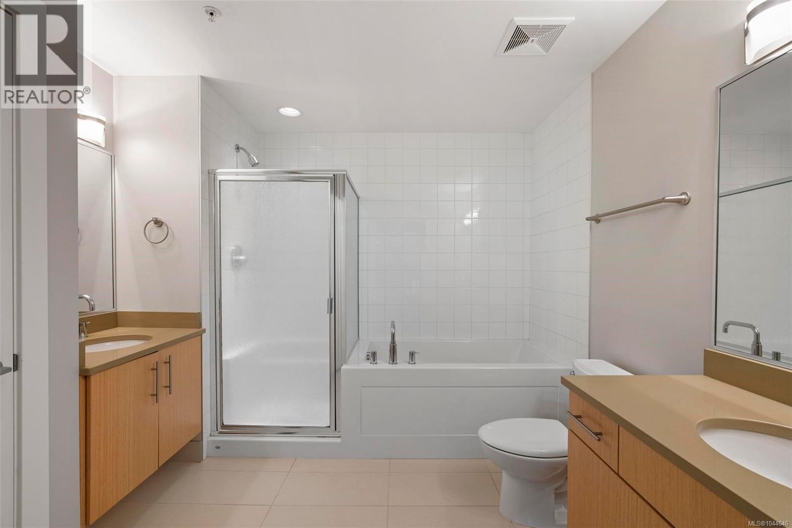 101 4529 West Saanich Road, Saanich