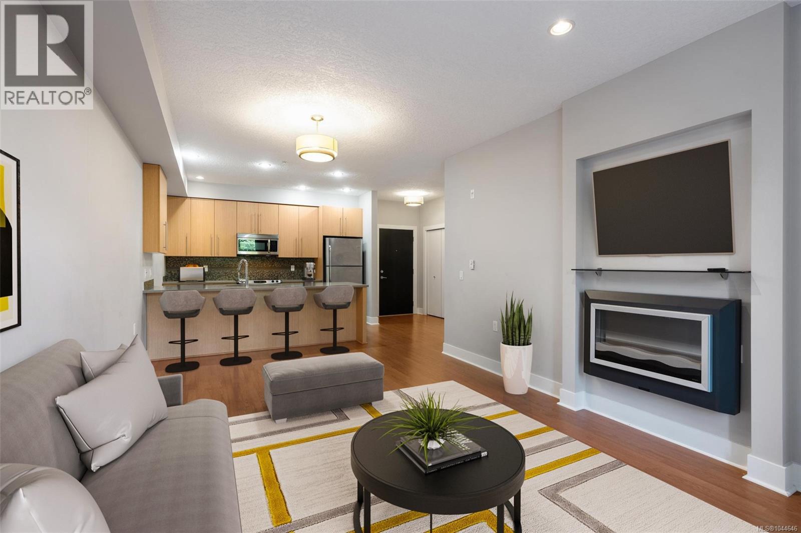 101 4529 West Saanich Road, Saanich
