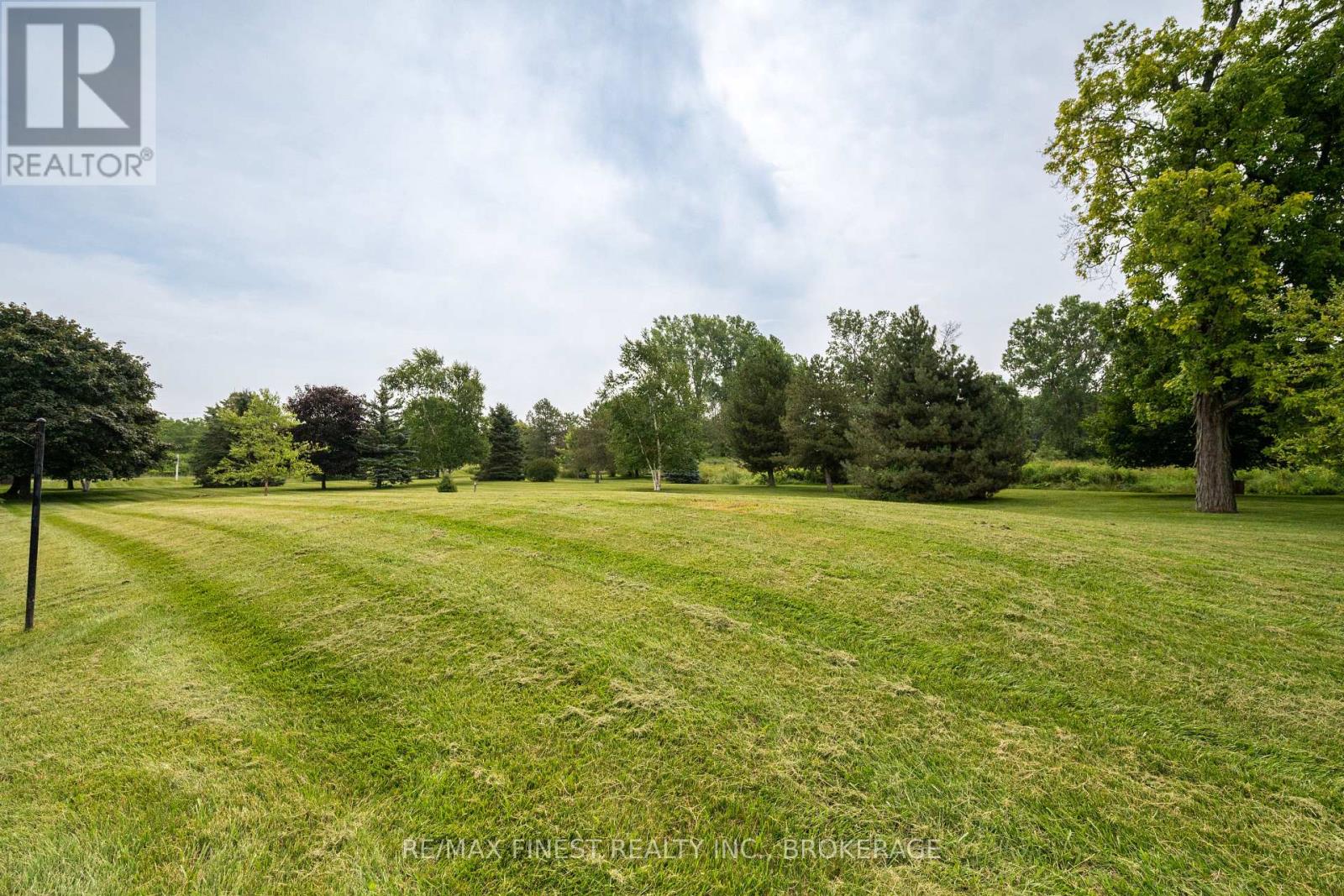 32 HOWE ISLAND DRIVE - Image 40