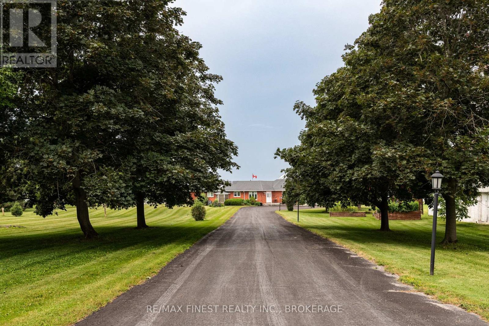 32 HOWE ISLAND DRIVE - Image 3