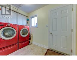 868 Kowal Drive, Mississauga, ON L5H3T4 Photo 13