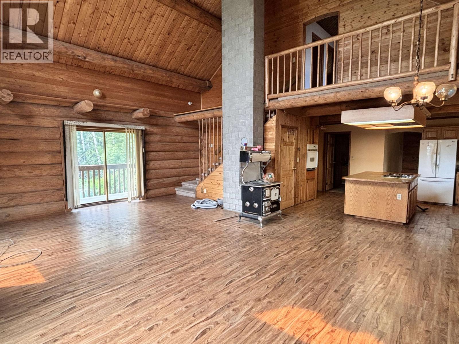 3074 SPOUT LAKE ROAD, Lac La Hache